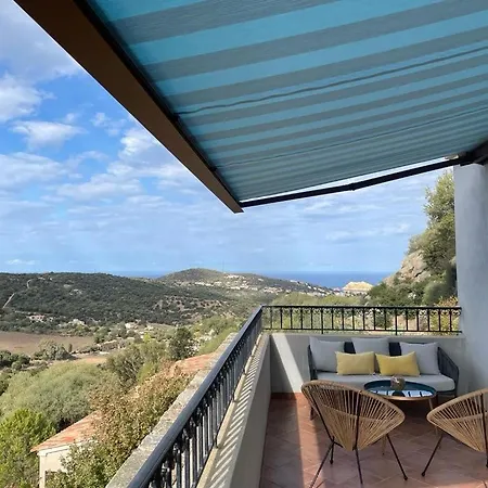 Superbe Vue Avec Piscine